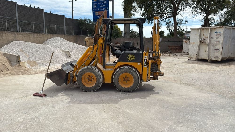 Vende-se Maquina Mini-Retroescavadora JCB - 1CX
