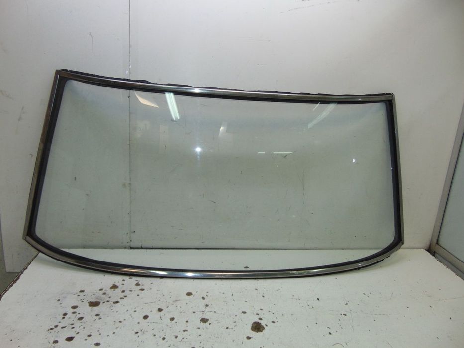 Datsun 1600 SSS para-brisas