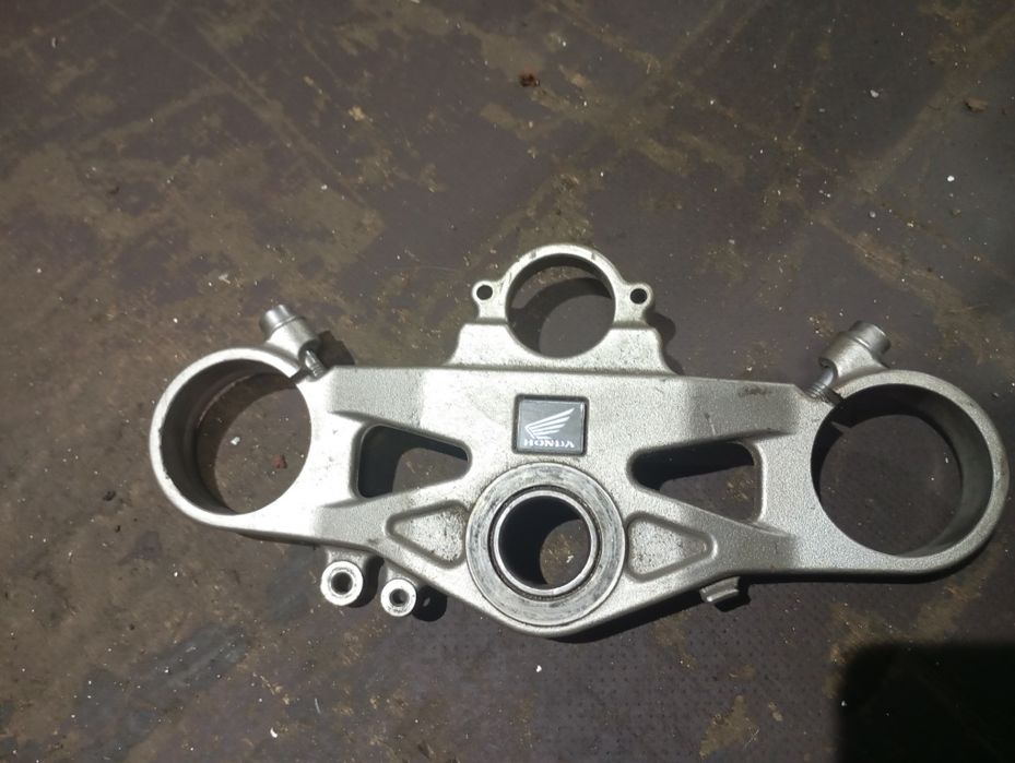 Траверса вилки HONDA