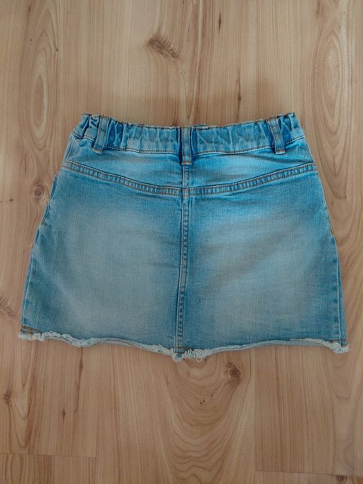 Dziewczęca spódniczka jeans