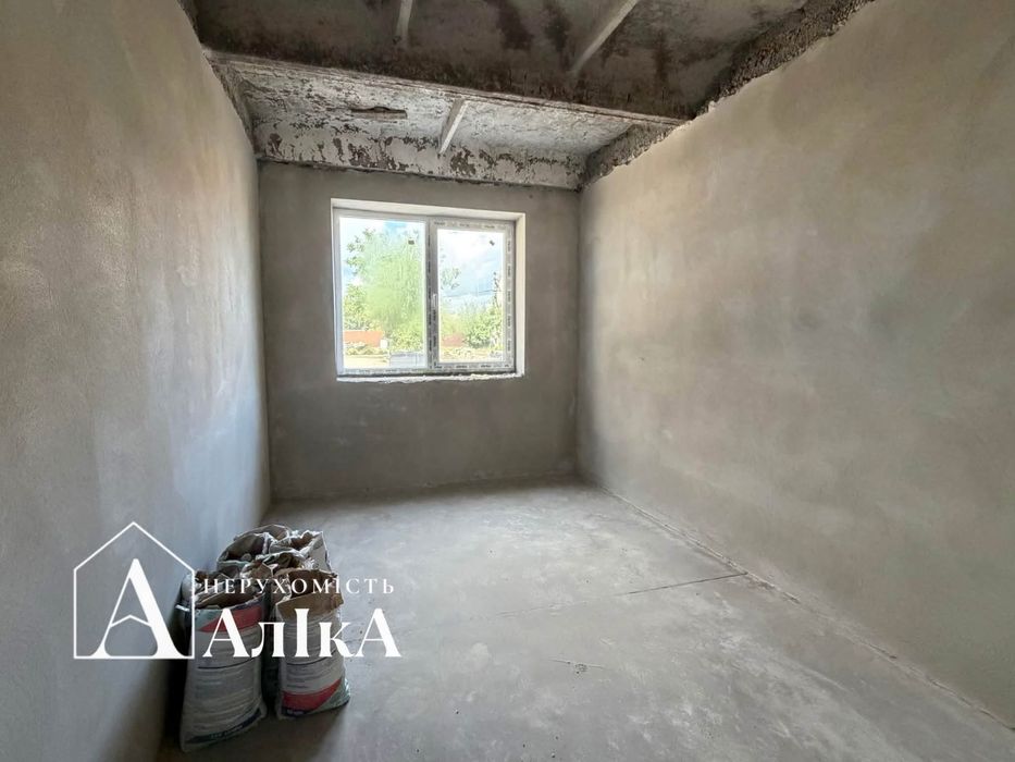 Продам 2-кімнатну квартиру в новому будинку з окремим входом!