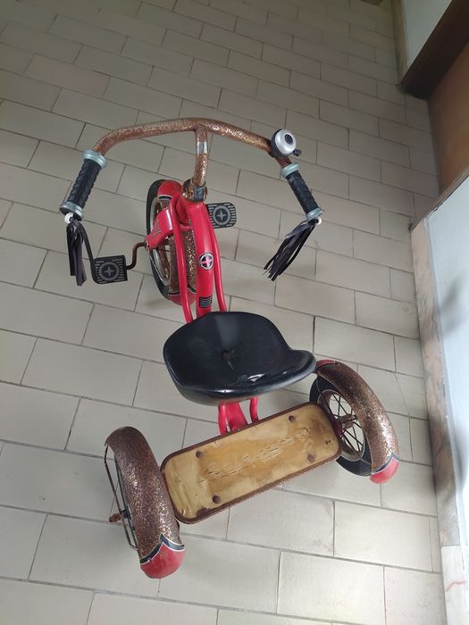 Triciclo de criança / antigo