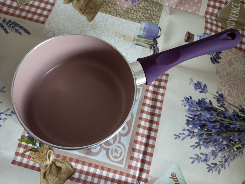 Ковш с крышкой фирмы Fissman объем 1,6 л