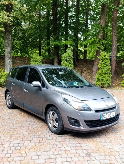 Автомобіль RENO SCENIK  3, сімейний,7 місць.