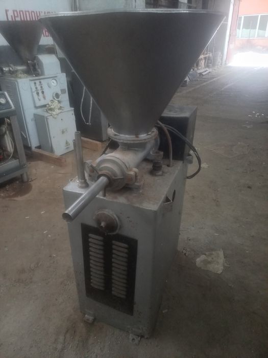 Шприц колбасный,вакуумный,двохшнековий,колбасное,мясное.