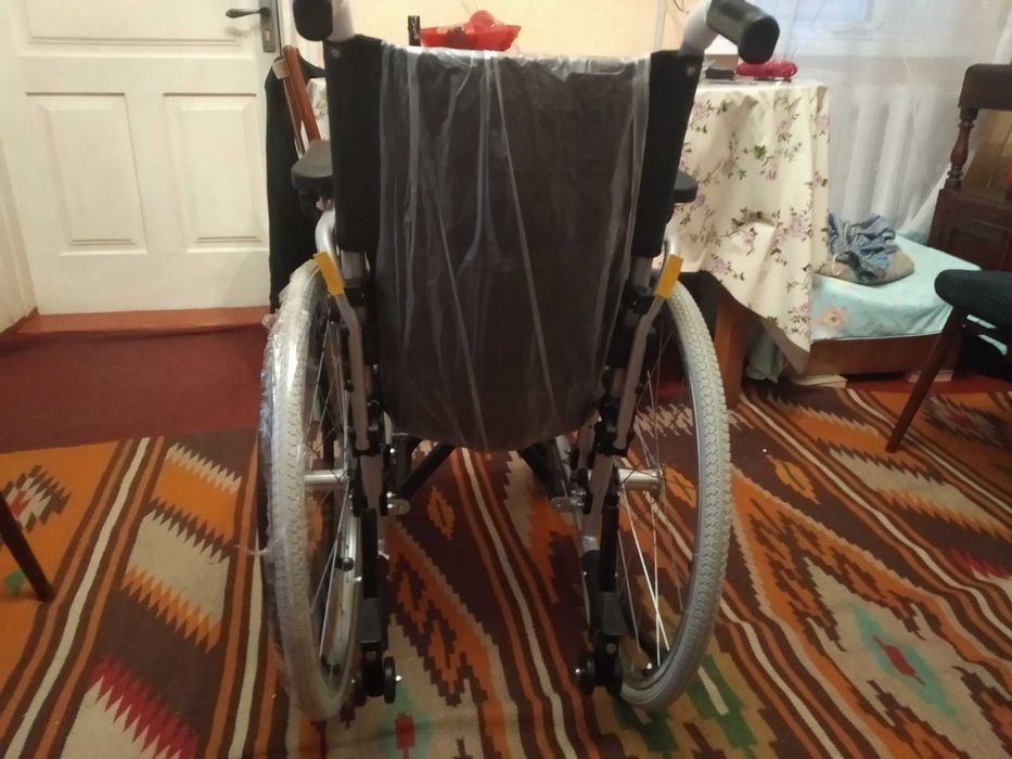 Крісло колісне інвалідне