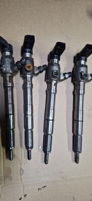 Injectores Renault / mercedes 1.7 e 1.8 dci