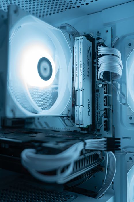 Komputer do gier RX 6600 | Ryzen 5 | 16GB RAM | SSD NVMe | 280 FPS
Kom