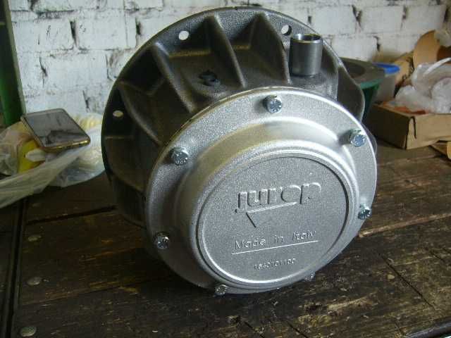 Beczkowóz. Pompa. Obudowa przekładni JUROP.