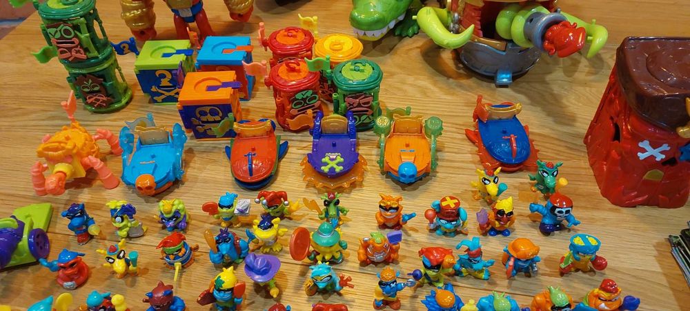 MEGA ZESTAW PIRATIX Adventure World: Statek Kraken, Rekin, Goryl + 137 Figurek!