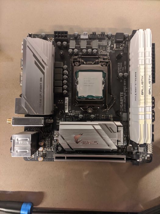 Zestaw z Intel Core i9-9900K