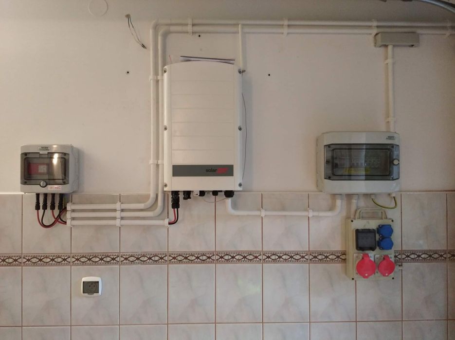 Монтаж сонячних панелей і систем резервного живлення