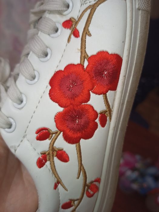 Кеди жіночі білі