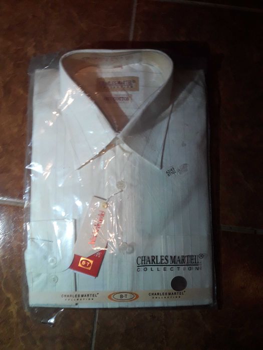 Koszula z długim rękawem firmy Charles Martel Collection