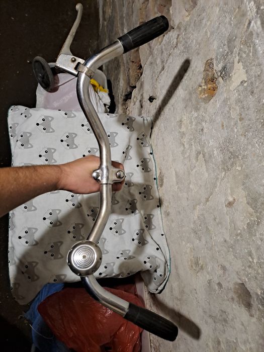 Kierownica z manetką hamulca + siodełko PRl + dwa kółka boczne