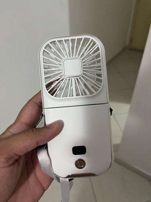 Складаний міні-вентилятор F30 ручний/настільний чотиришвидкісний з дис