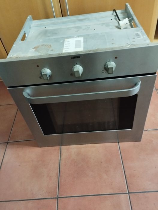 Forno de encastrar Zanussi
