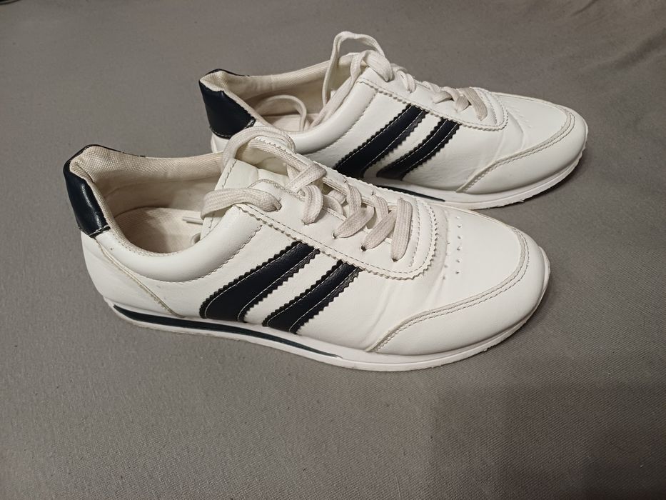 Buty sportowe damskie rozm.38