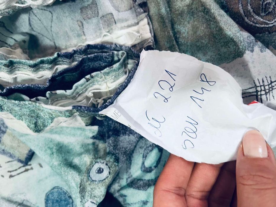 Piekne niebieskie srebrne zaslony kotary story