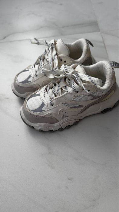 Дитячі кросівки Zara