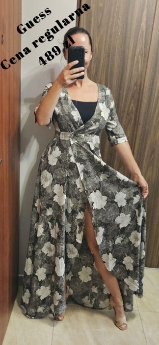 Szara sukienka w kwiaty Guess