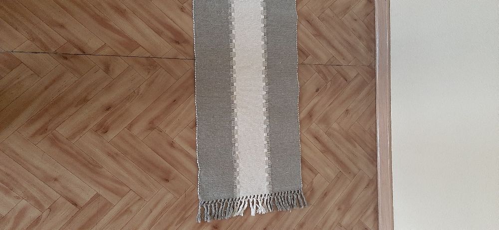 Bieżnik na stół lub ławę