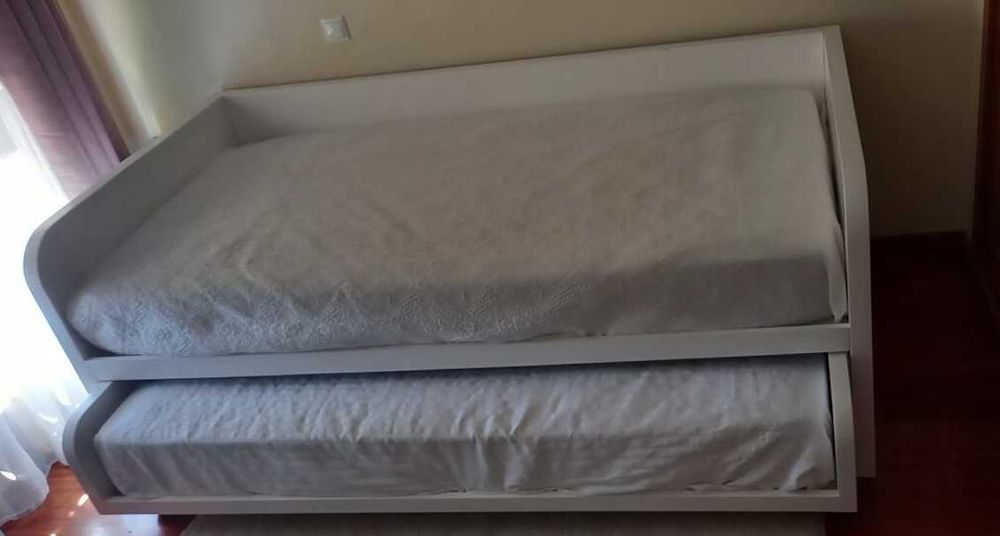 Cama Branca Individual com Cama Extra Deslizante | 213x110 cm | Excelente Estado