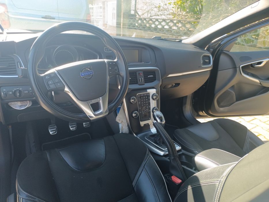 Volvo V40 1.5 D2 R-Design (2014)