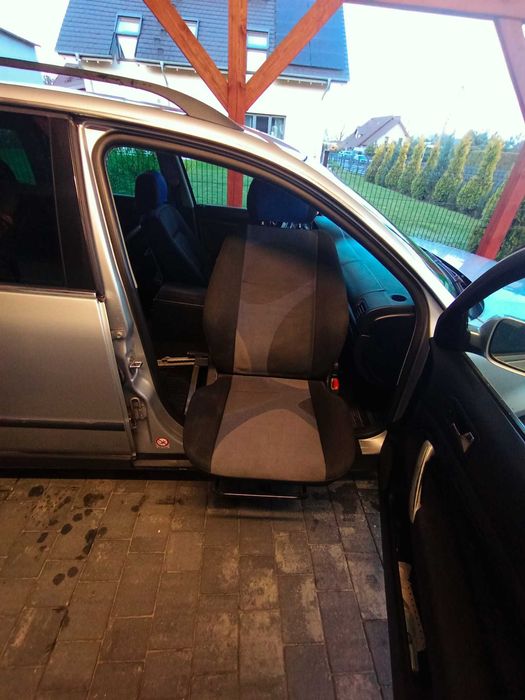 Podstawka pod fotel osoby niepełnosprawnej do samochodu + fotel gratis