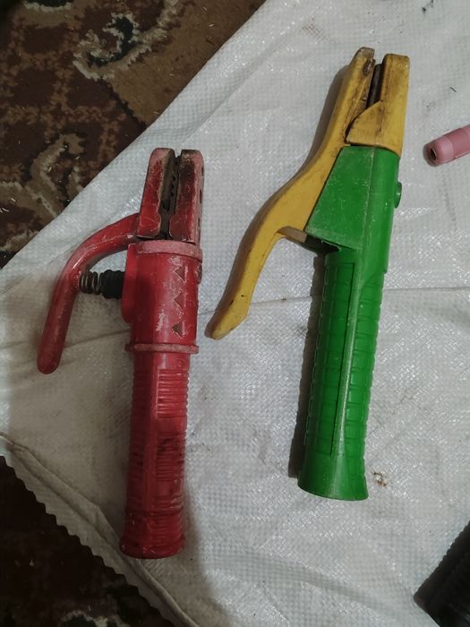 Держатель для сварки