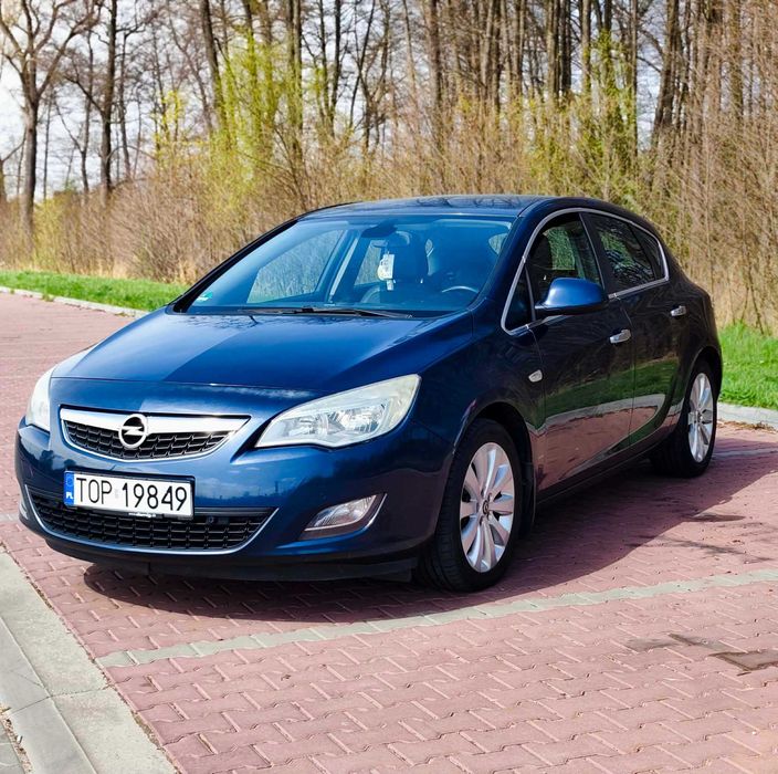 Opel Astra J wersja Cosmo