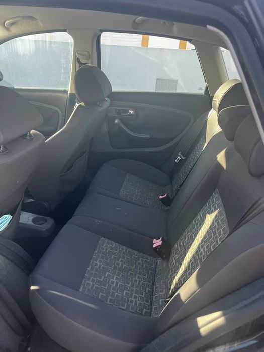 Seat Ibiza em bom estado.