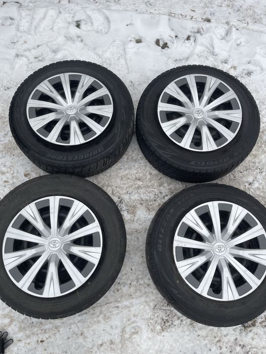 Продам диски с колпаками тойота