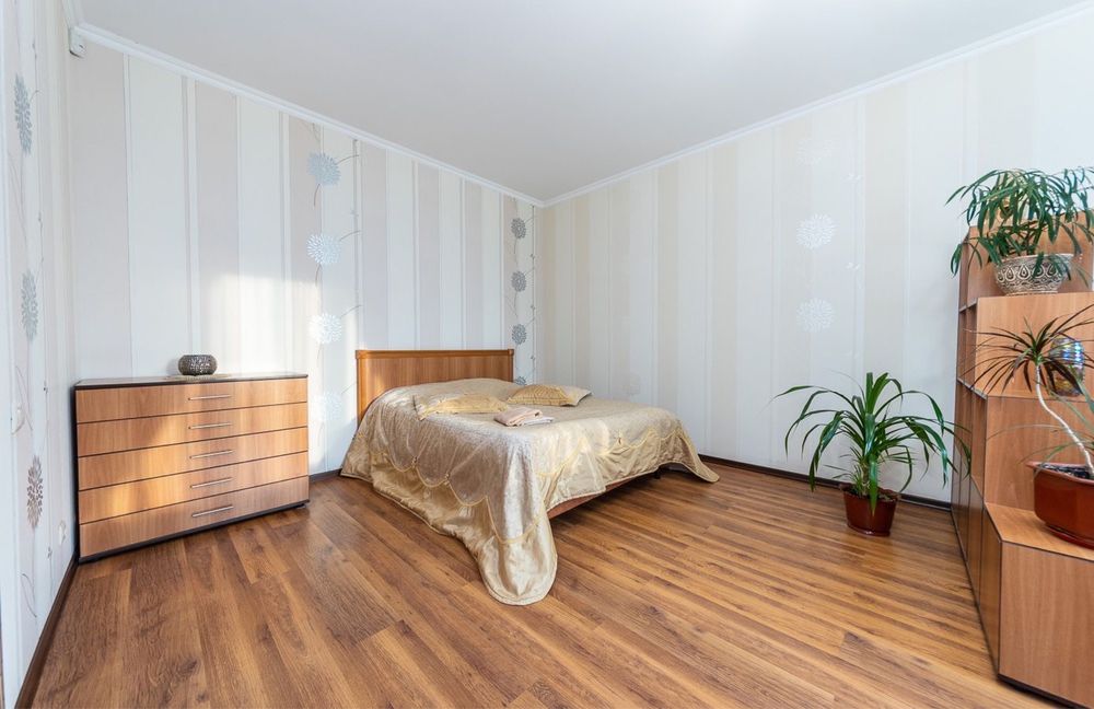 Посуточно квартира Оболонская набережная 3! отличная кв.