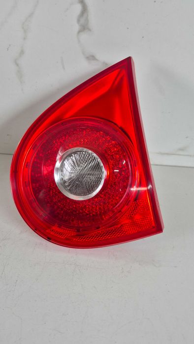 vw golf V HB lampa tył prawy tylna prawa w klape klapie oryginał igła