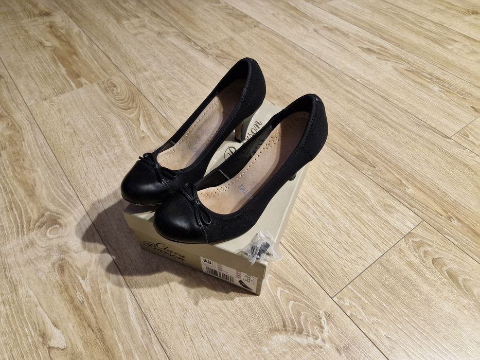 Buty na obcasie 38