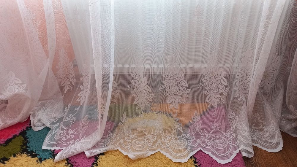 Тюль 5 мерт.ідеальна.підшита тасьмою.
