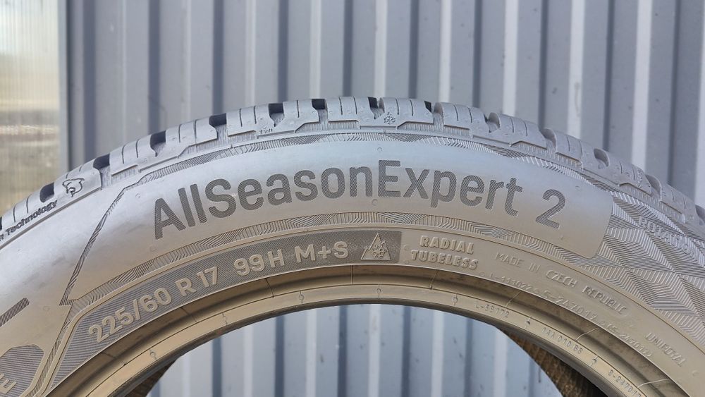 225/60/17 Uniroyal All Season Expert 2