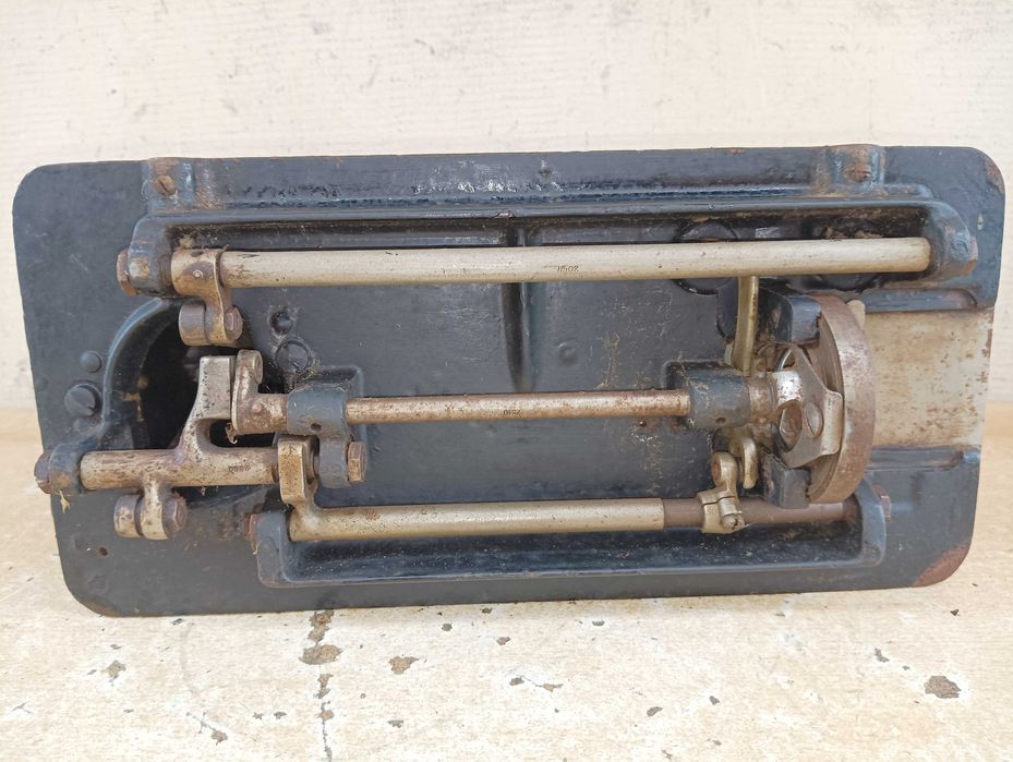 Stara maszyna do szycia - Singer - nr 099325