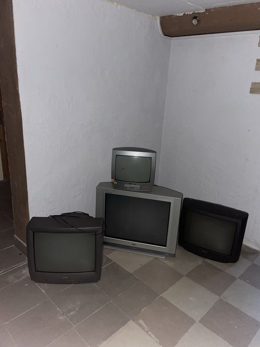 Stary telewizor kineskopowy 4 sztuki