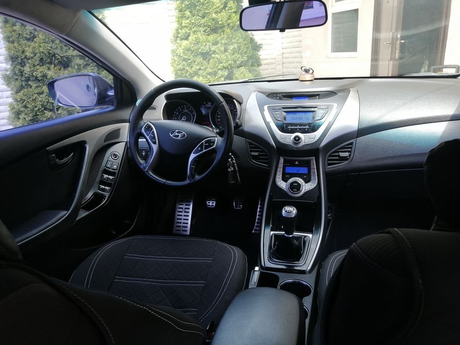 Hundai Elantra 2012