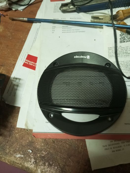 Par de colunas de som