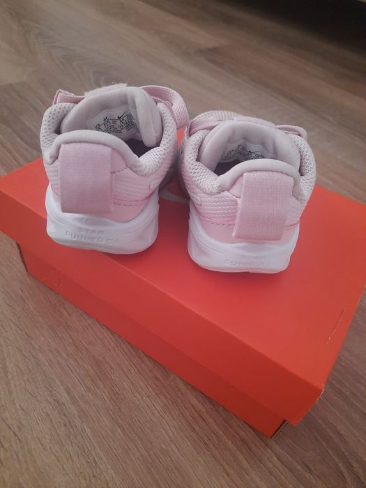 Oryginalne buciki dla dziewczynki Nike