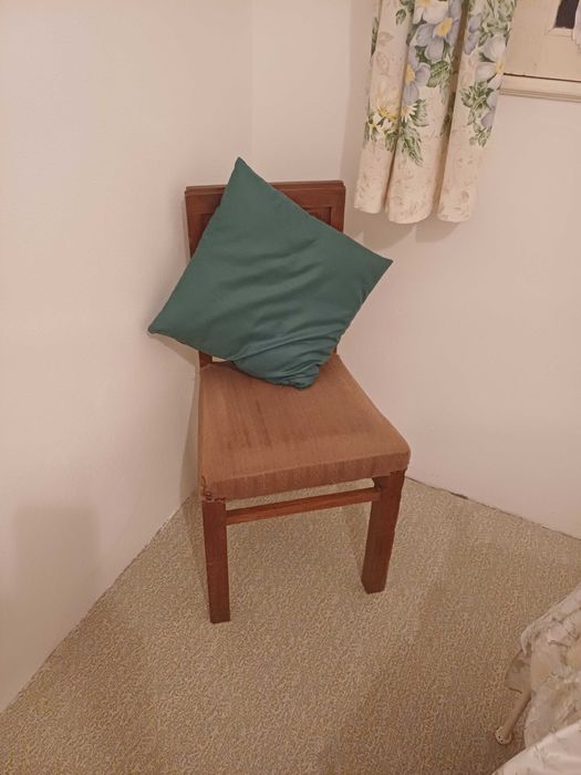 Mobília de quarto com duas camas de solteiro