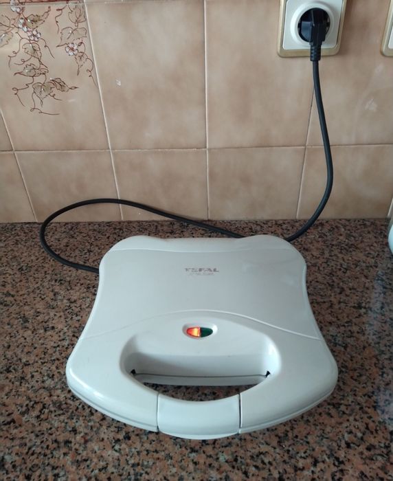 Tostadeira sanduicheira torradeira casa quarto apartamento vivenda.