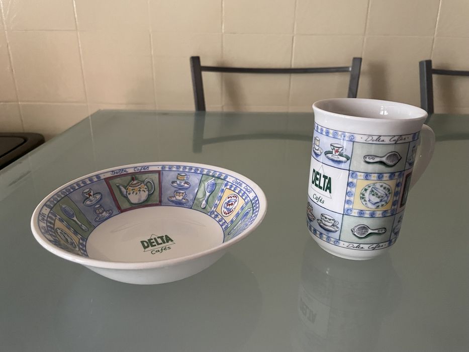 Conjunto caneca e taça da Delta Café
