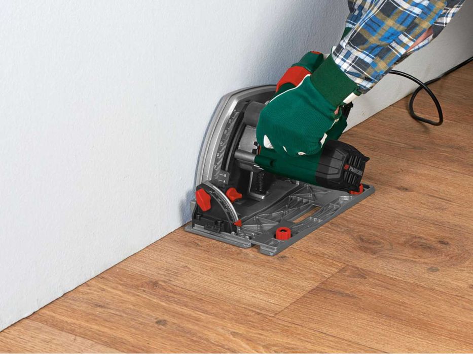 Zagłębiarka, piła wgłębna Parkside PTSS 1200 D2 pilarka z prowadnicami