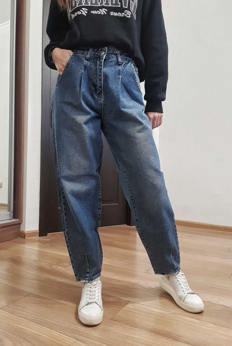 Жіночі джинси вільного крою