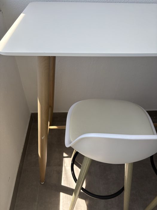 Conjunto Mesa Alta + Cadeiras