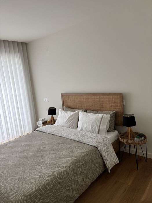 Vendo Cama casal + colchão